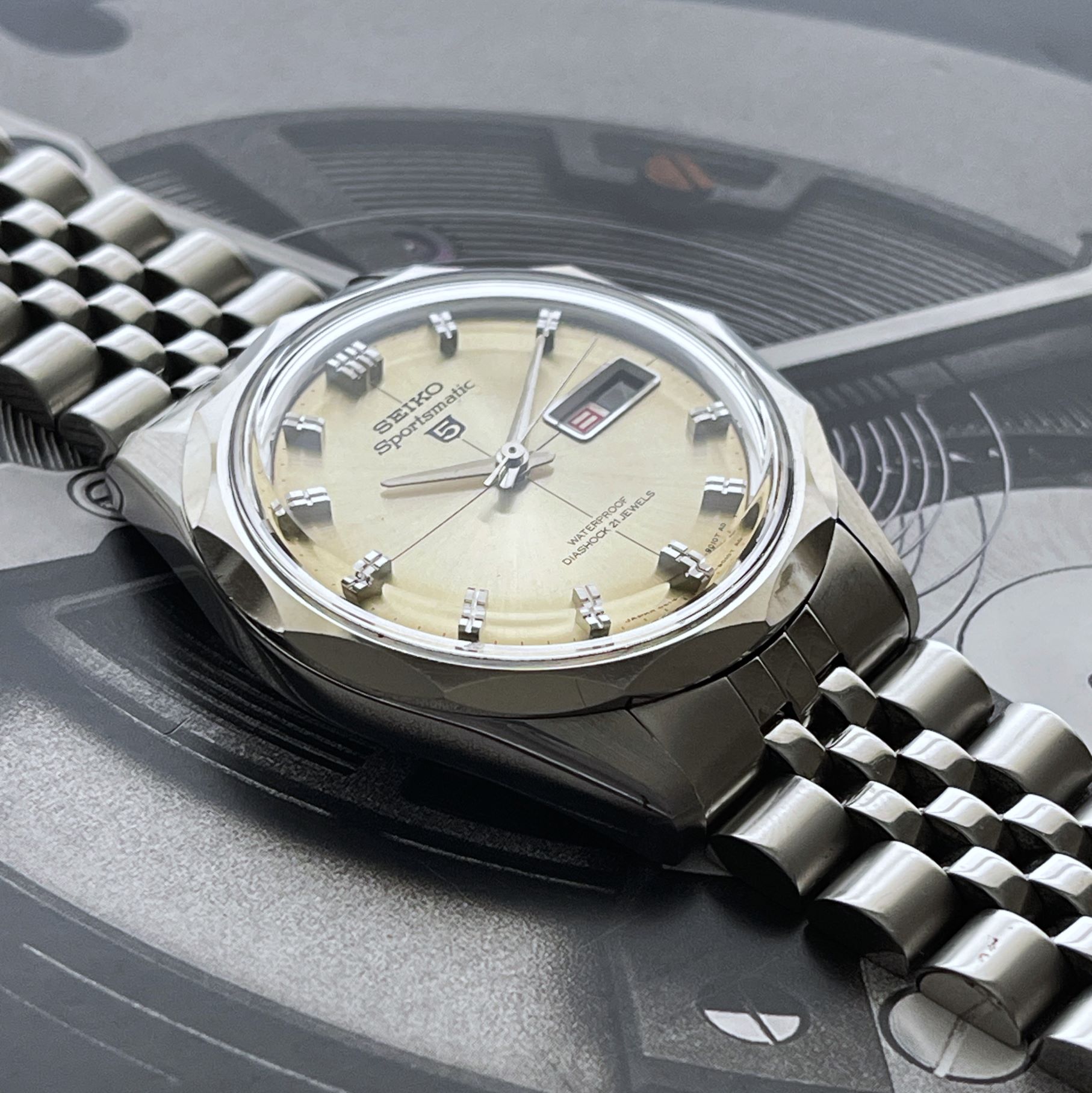 1966 Seiko 6619-9030 Sportsmatic 5 - Chrono Collect